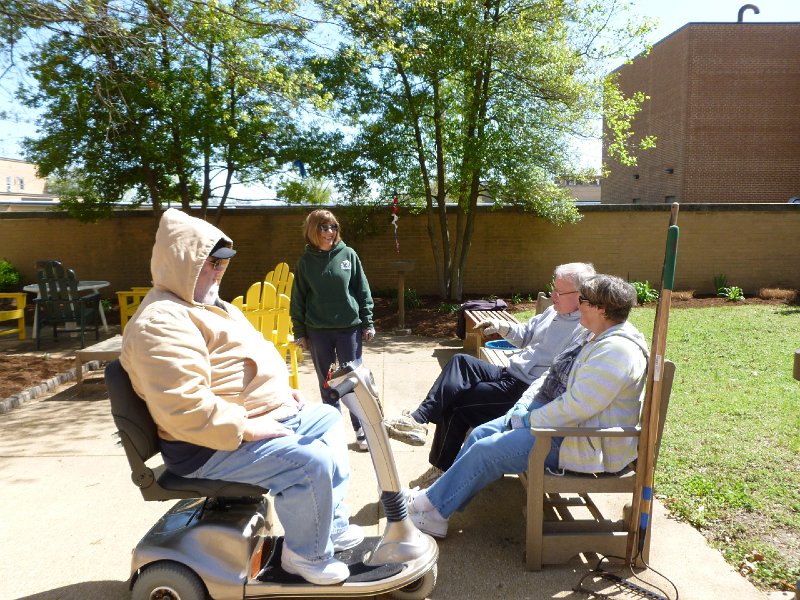 VA Garden April 2013 079